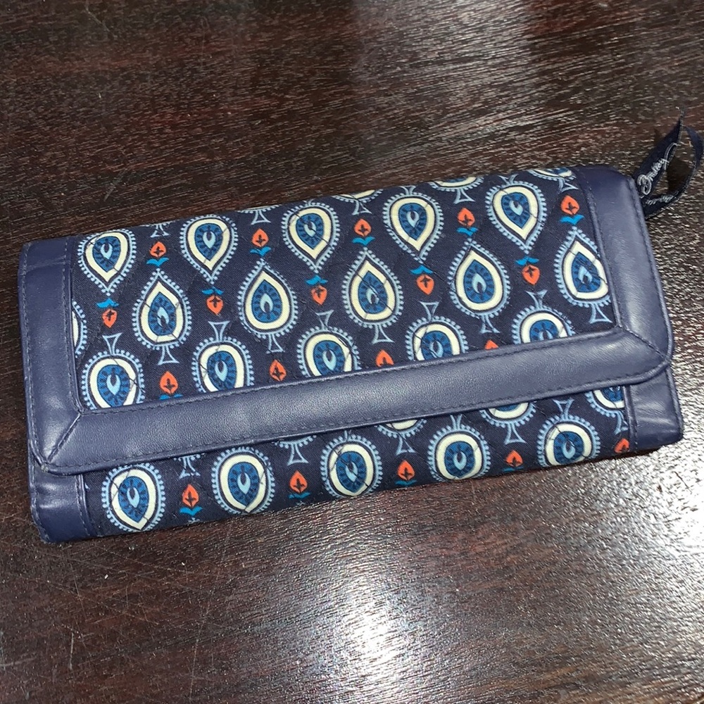 EUC Vera Bradley large navy magnetic wallet